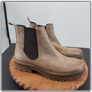 Mix Mooz Tan Chelsea Boots